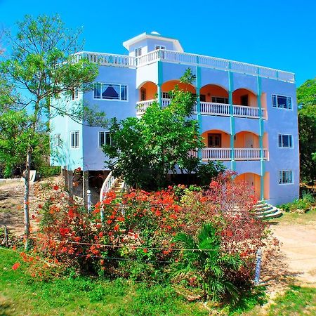 Jah Freedom Hotel Negril Exterior photo