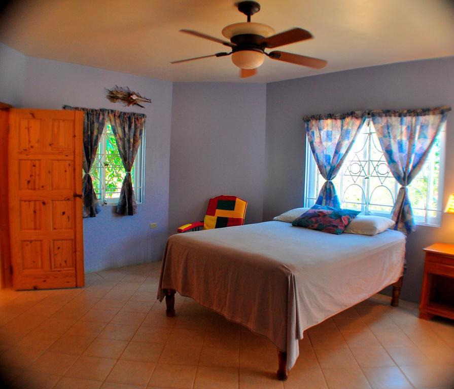 Jah Freedom Hotel Negril Room photo