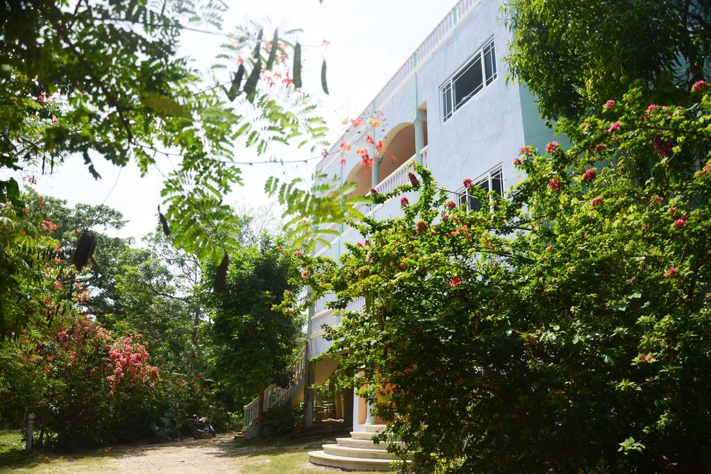 Jah Freedom Hotel Negril Exterior photo